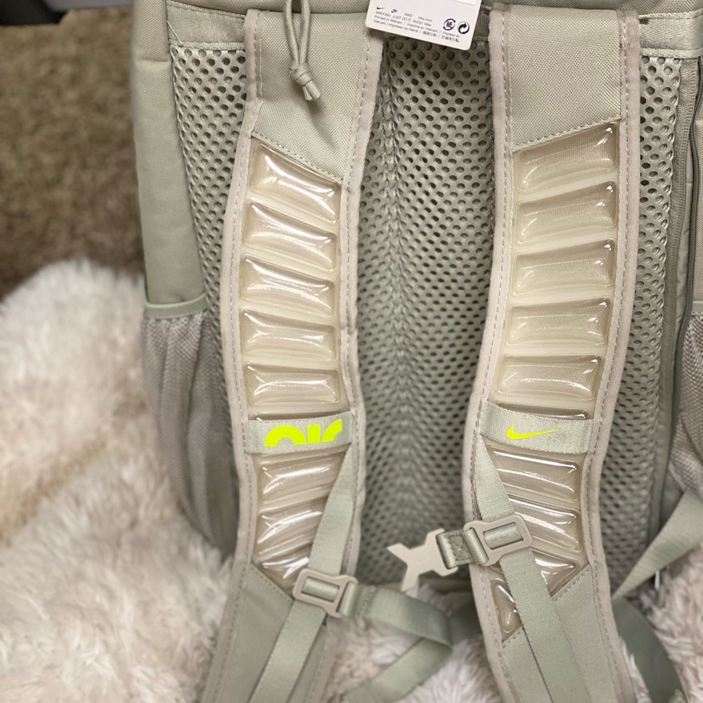 Nike Backpack - Picture 3 of 7